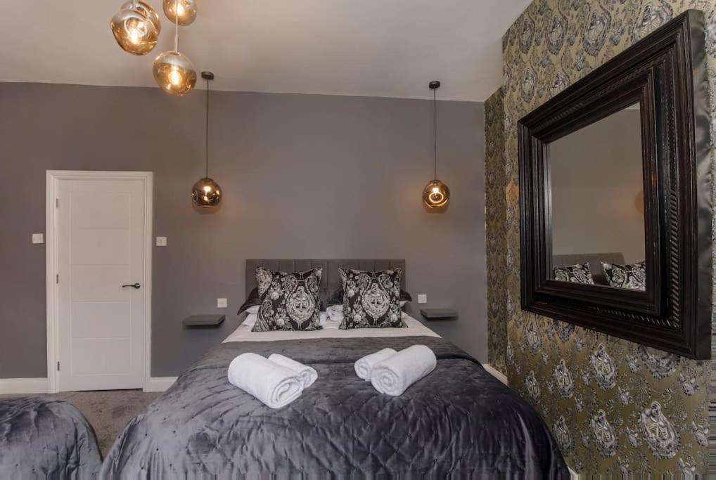 The Milton - Stylish Terraced Villa York Bagian luar foto
