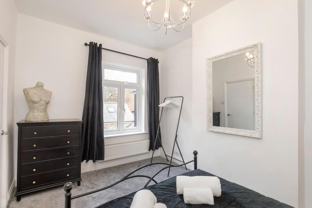 The Milton - Stylish Terraced Villa York Bagian luar foto