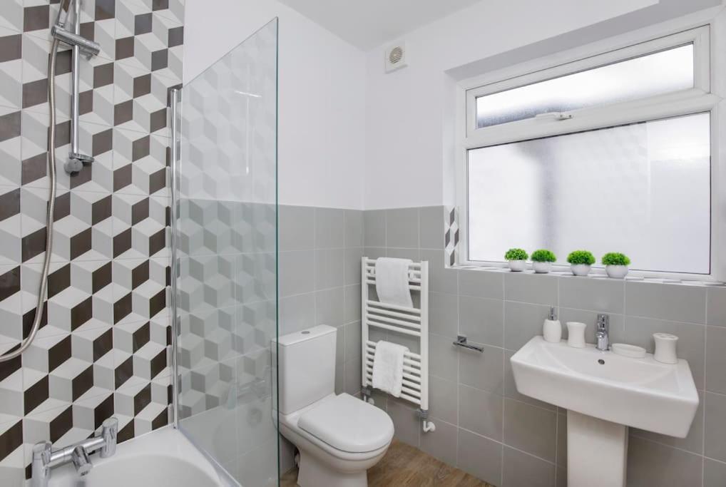 The Milton - Stylish Terraced Villa York Bagian luar foto